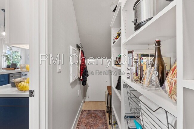 Building Photo - 356 E Orchard Rd