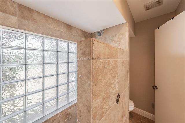 Building Photo - 16056 Chalfont Ct