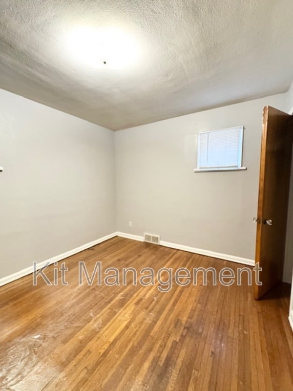 Building Photo - 4631 Burnham Ave