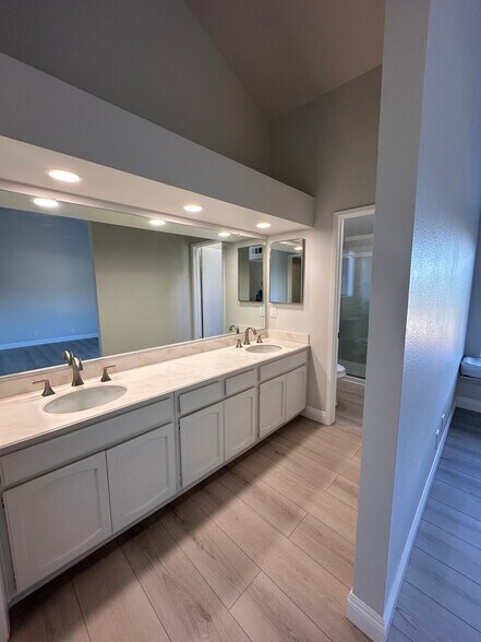 Building Photo - 4300 Via Marisol