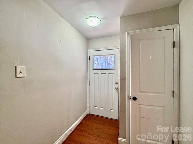 Building Photo - 1207 Green Oaks Ln