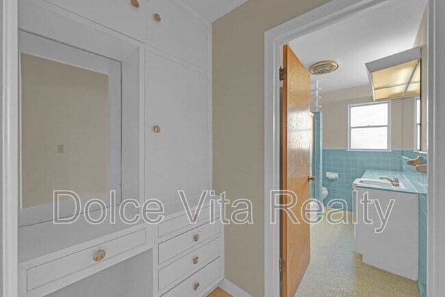 Building Photo - 1110 Walnut Ave