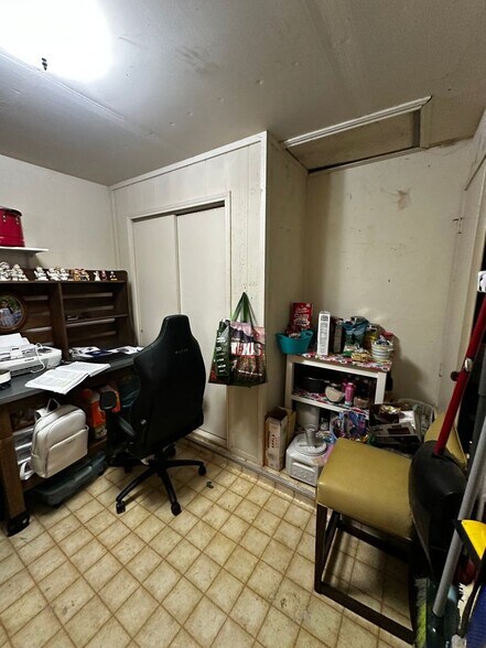 Building Photo - 4703 Stone Ridge Dr