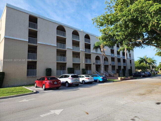 Building Photo - 7981 S French Dr