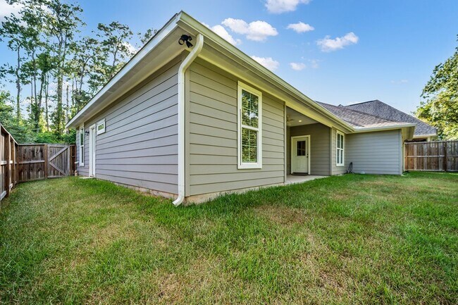Building Photo - 1 Hanover Ln