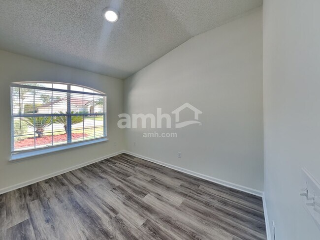 Building Photo - 145 Johns Glen Dr