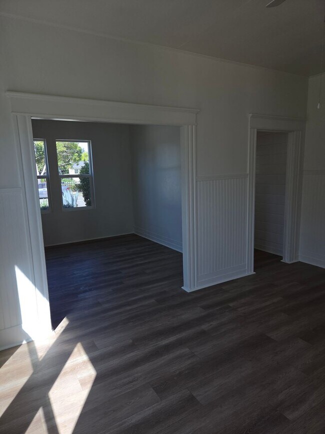 Building Photo - Quaint Home in Village of AG