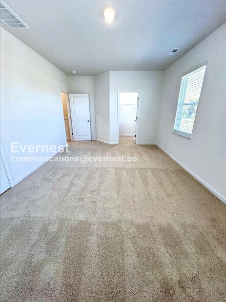 Building Photo - 813 Washington St