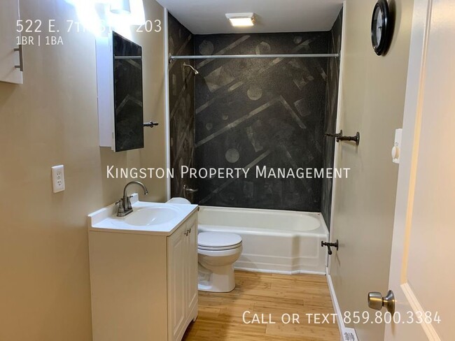 Building Photo - Remodeled 1 Bedroom Now Available! HOLIDAY...