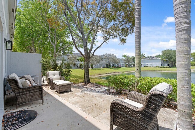 Building Photo - 16147 Sierra Palms Dr