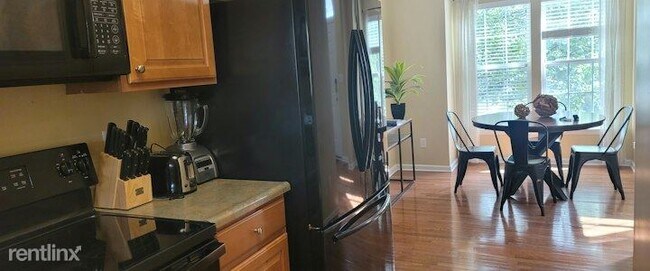 Building Photo - 3 br, 2.5 bath Townhome - 3816 Taft Ave