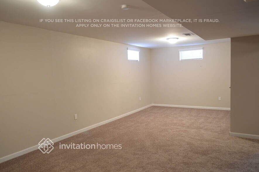 Building Photo - 10870 Larry Dr