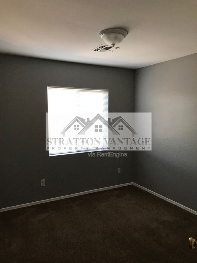 Building Photo - 12525 W Rosewood Ln