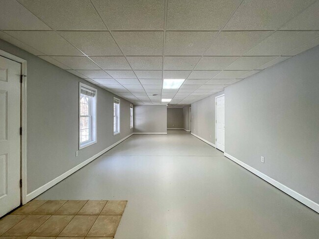 Building Photo - Spacious Four-Bedroom in Candler