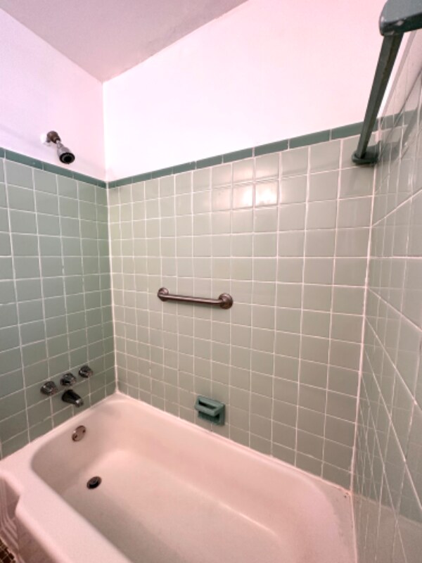 Building Photo - 639 Windermere Blvd