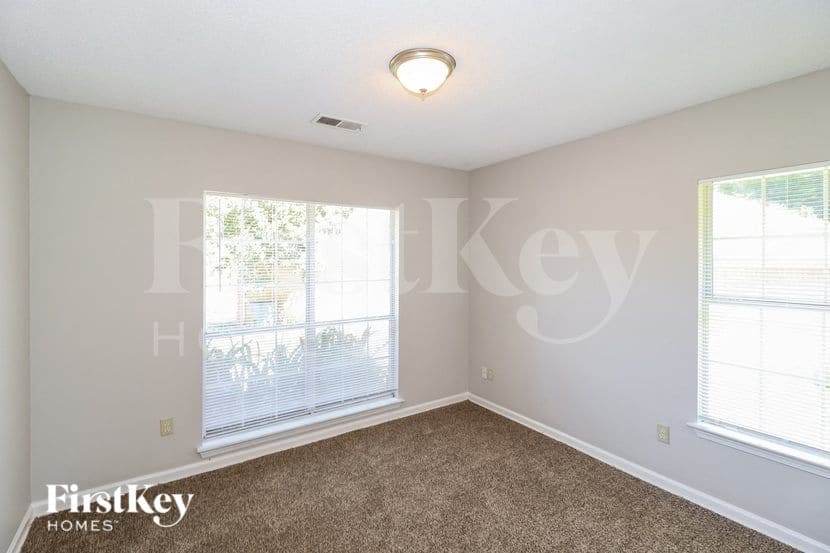 Building Photo - 5659 Blackburg Dr