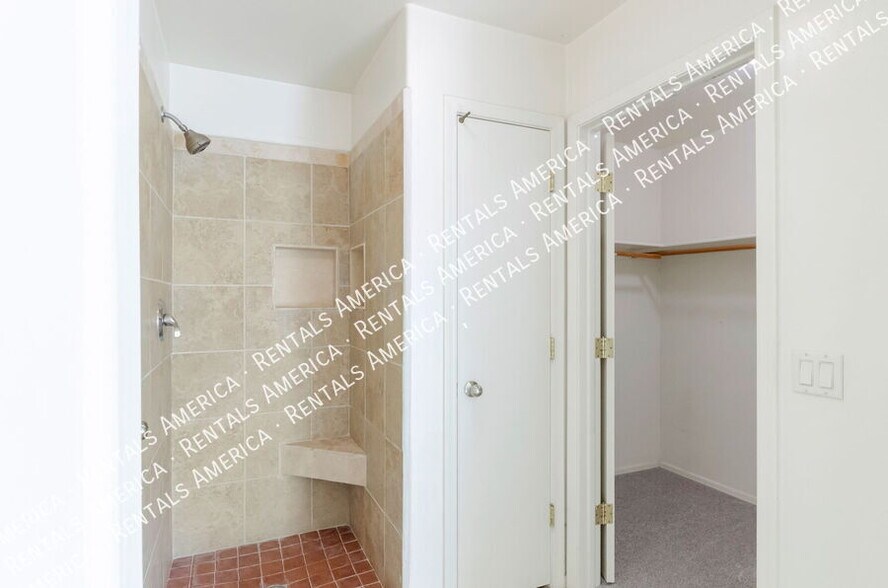 Building Photo - 2076 Silver Grass Pl