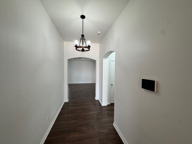 Building Photo - 7309 Bellini St