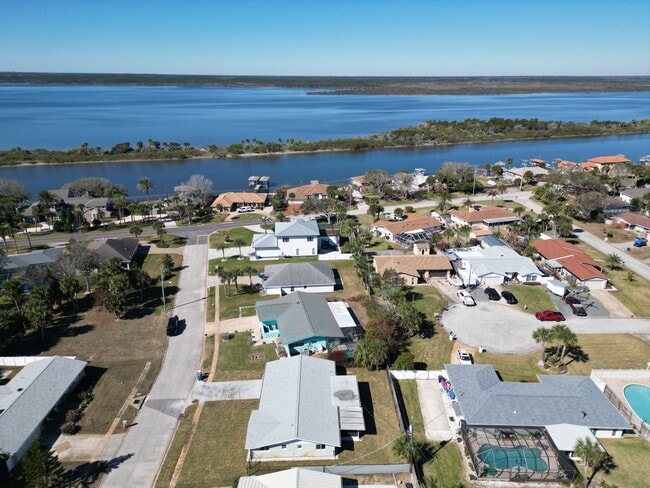 Building Photo - 139 Beau Rivage Dr