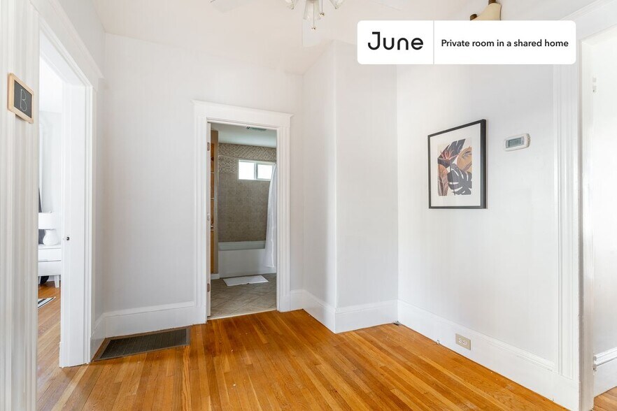 Building Photo - Room in Shared 3 bed/1 bath home