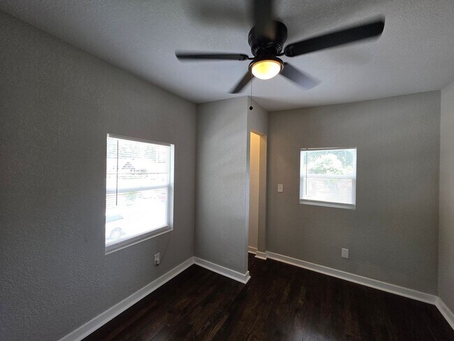 Building Photo - Spacious 4-Bedroom, 2.5-Bath Home with Hardwood Floors