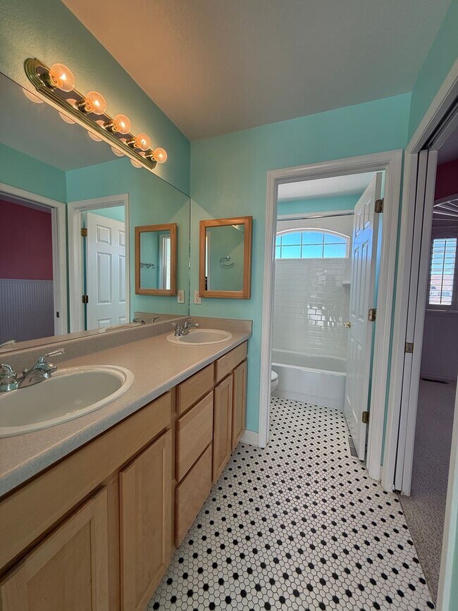 Building Photo - 6763 Granite Peak Dr