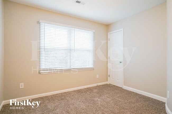 Building Photo - 5001 Trellis Ct N