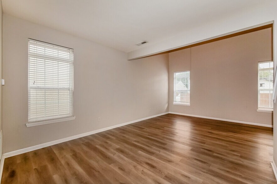 Building Photo - 5849 Jackie Ln