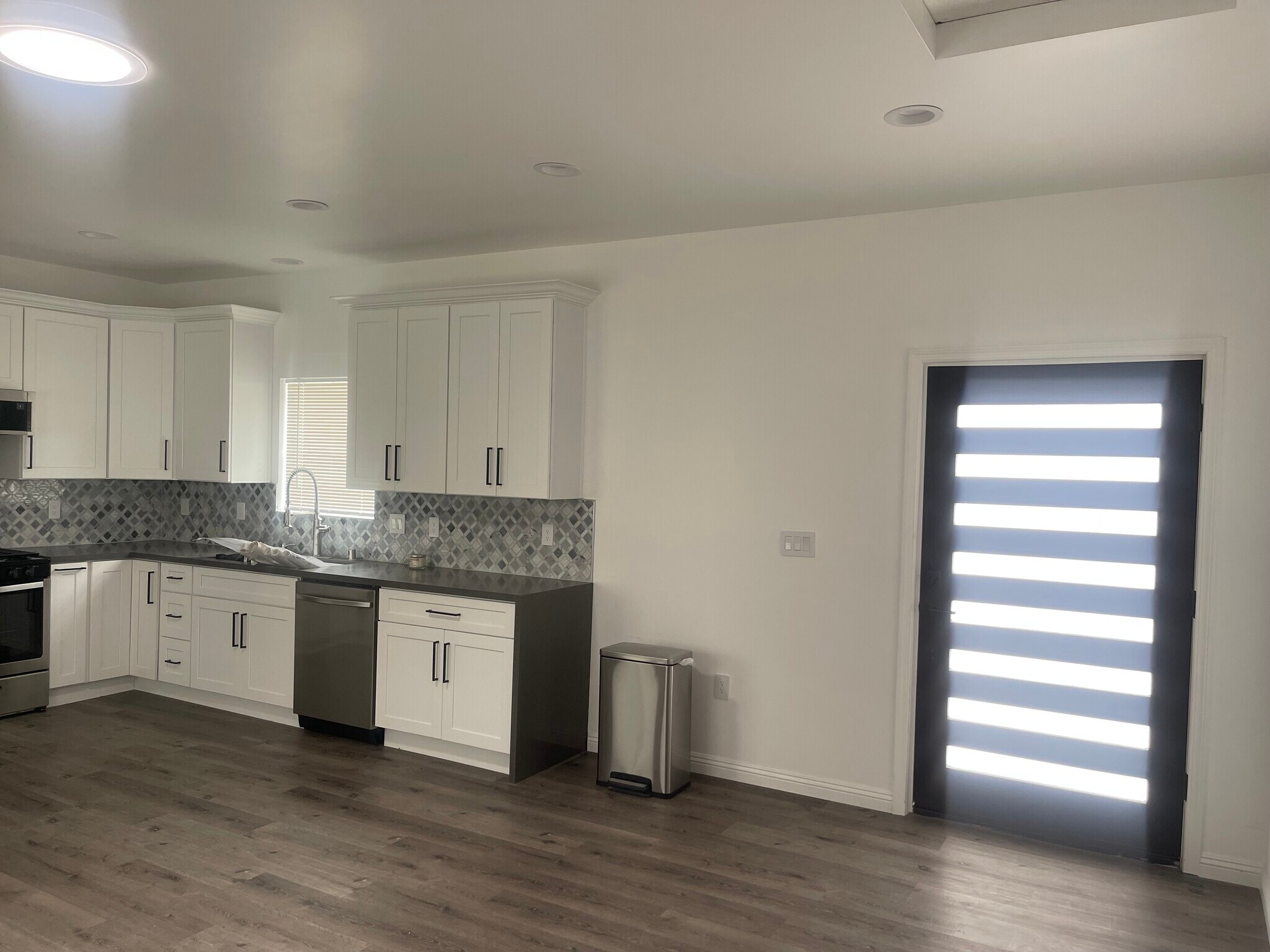 Building Photo - 10863 Nettleton St