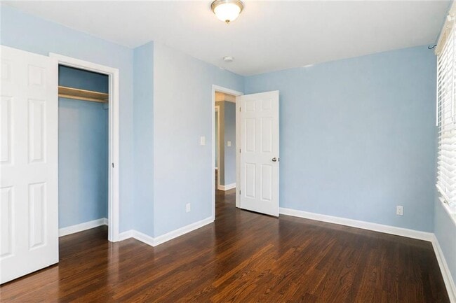 Building Photo - 164 Fairburn Rd SW