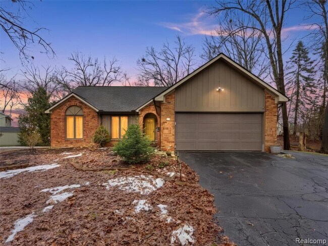 Building Photo - 4495 Maybee Rd