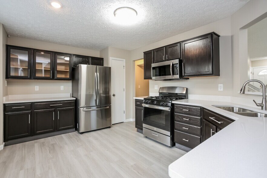 Building Photo - 5673 Silver Spurs Ln