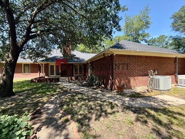 Building Photo - 3308 Moss Glen