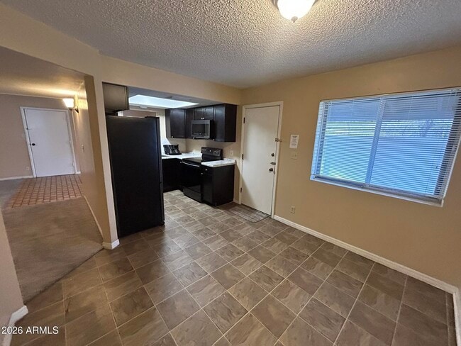 Building Photo - 512 W Malibu Dr