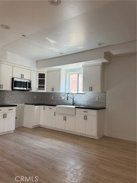 Building Photo - 1122 E 94th St
