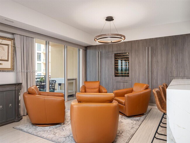 Building Photo - 3415 N Ocean Dr