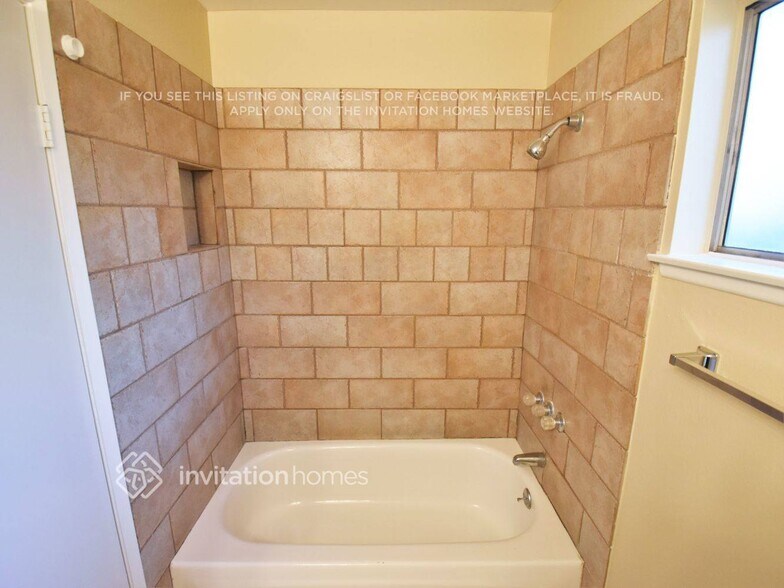 Building Photo - 271 Glenmont Ct