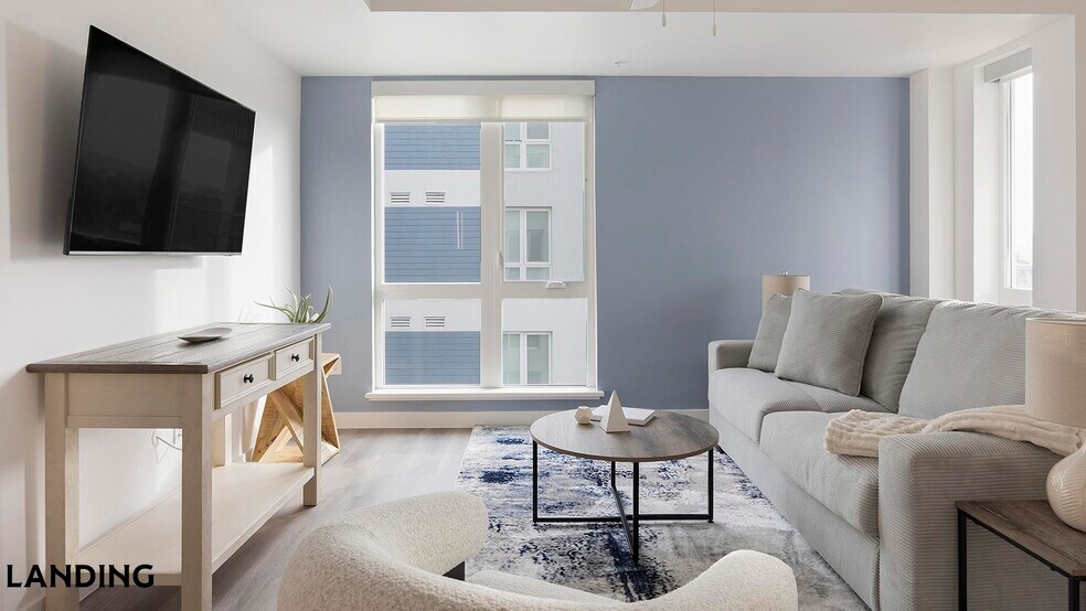 Building Photo - 707 S Farmer Ave