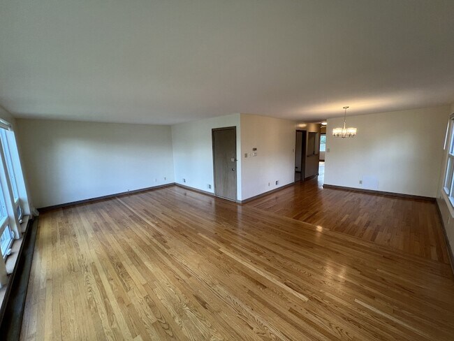 Building Photo - 3014 S Harlem Ave