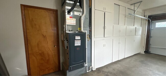 Building Photo - 938 Madison St