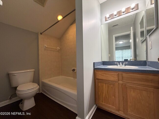 Building Photo - 3041 Southhall Ct
