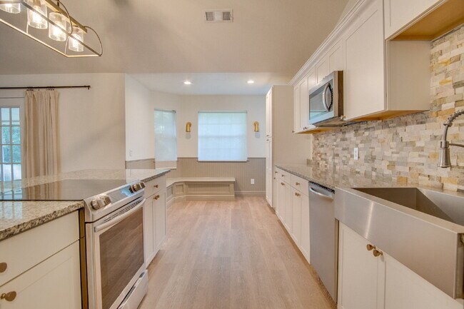 Building Photo - West Pensacola 3BR, 2BA Brick Home Near NAS Pensacola with Screened Porch, Spacious Kitchen & Ope...