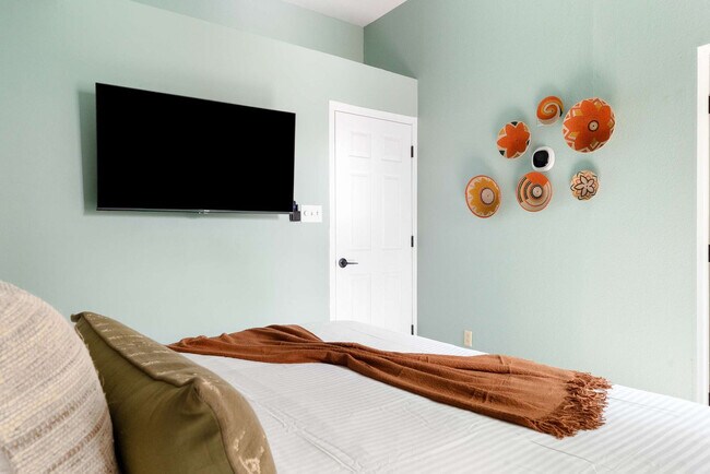 Building Photo - 6235 E Thunderbird Rd