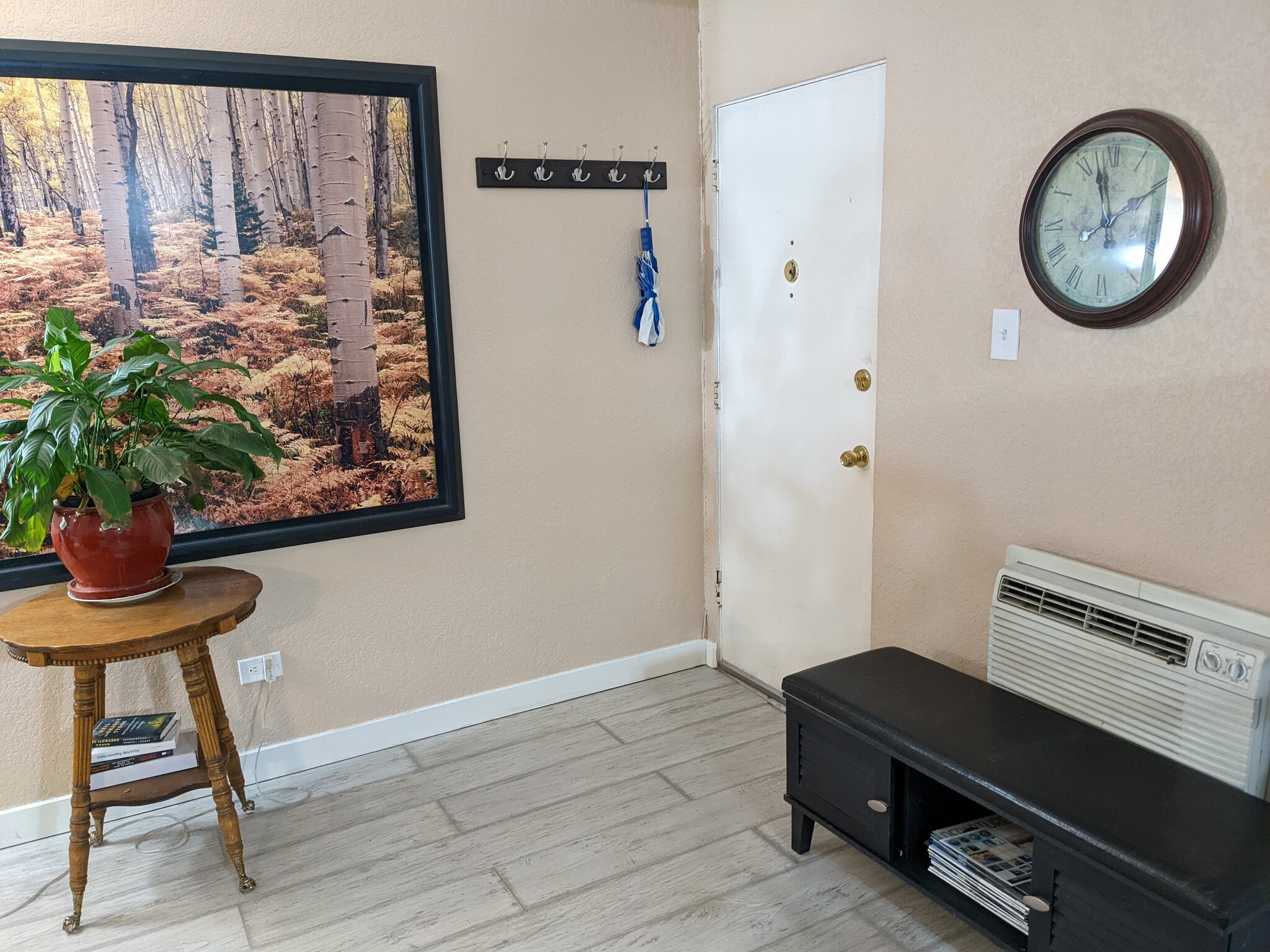 Building Photo - 655 N Pearl St