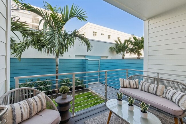 Building Photo - 1343 4th St