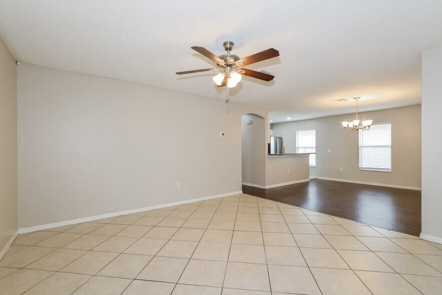 Building Photo - 221 Owenshire Cir