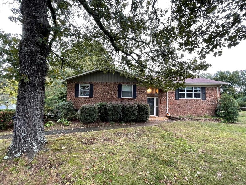 Primary Photo - 4528 Sherry Ln