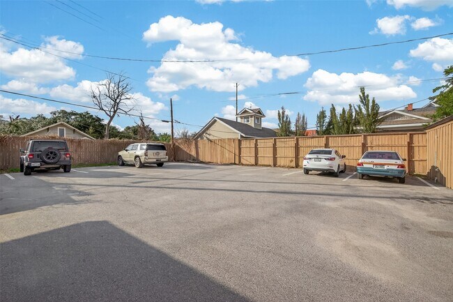 Building Photo - 1217 Heights Blvd