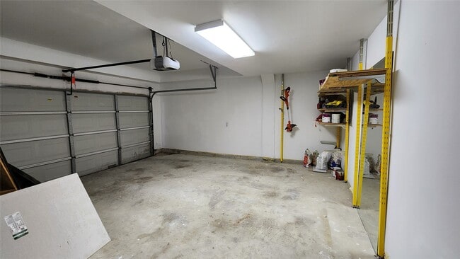 Building Photo - 317 Birdsall St