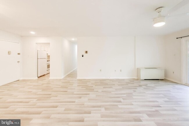 Building Photo - 10300 Westlake Dr